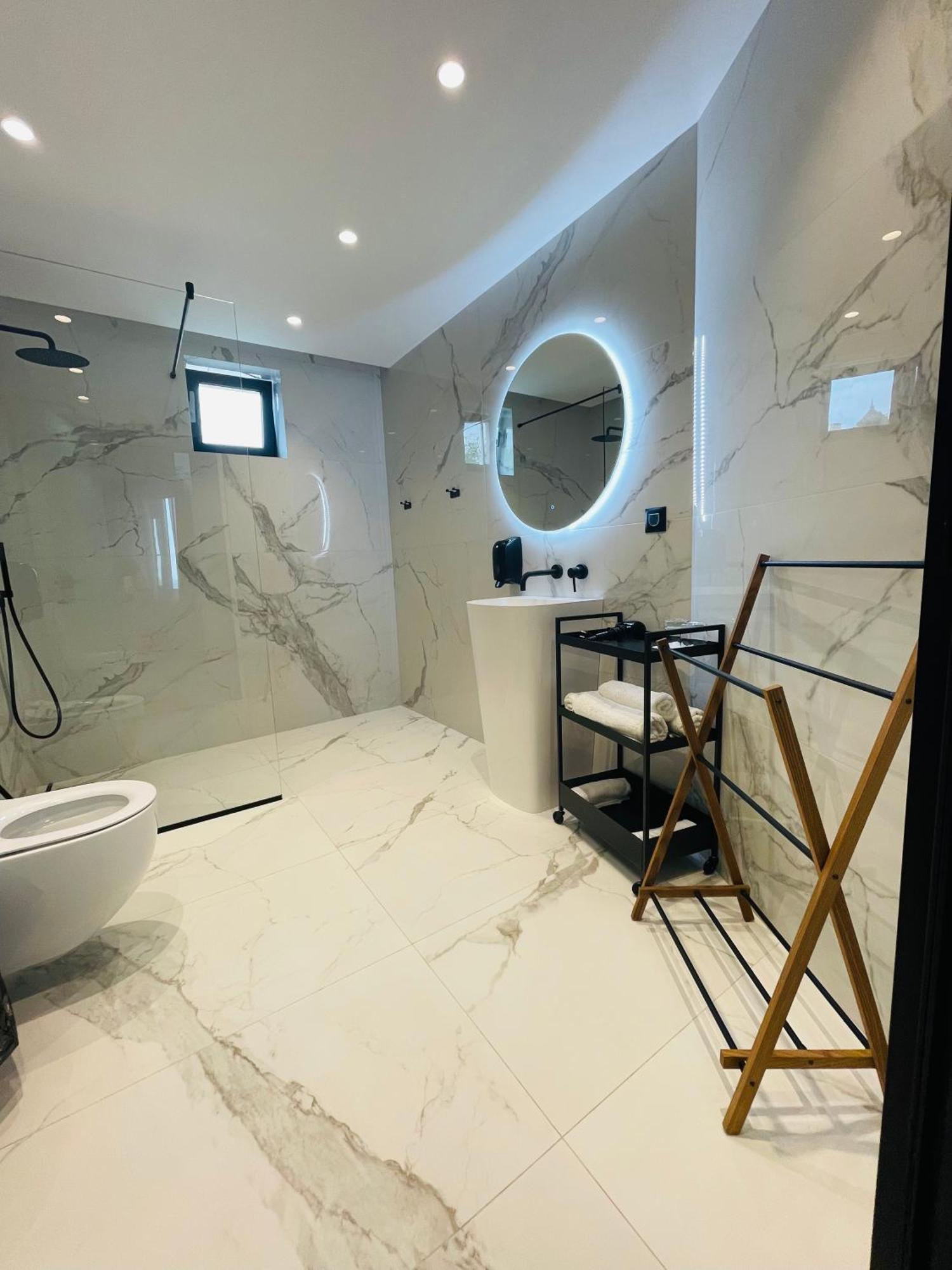 Lotus Luxury Rooms Varna Ngoại thất bức ảnh